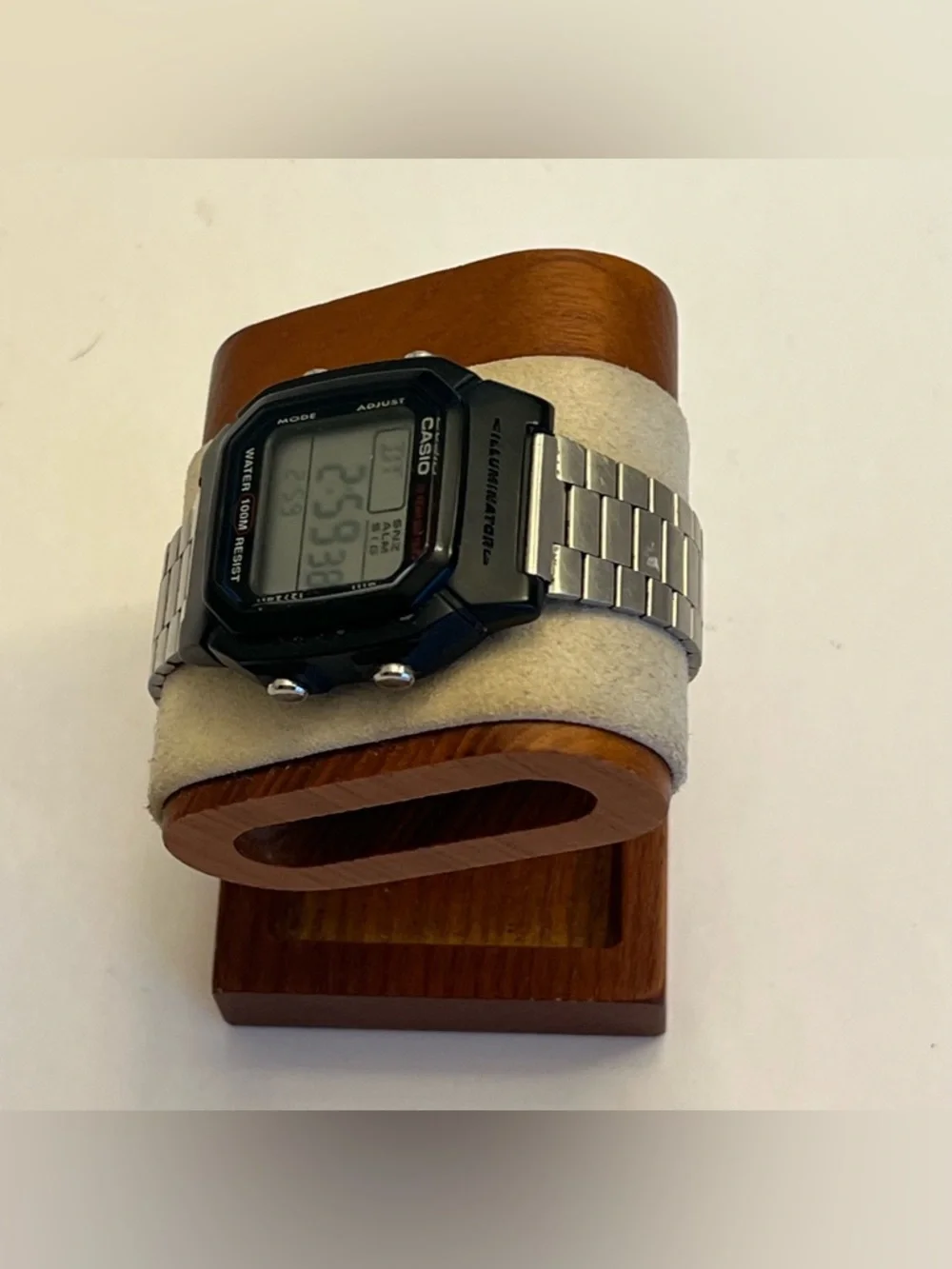 Vintage Casio Wristwatch 3240‎ W-800